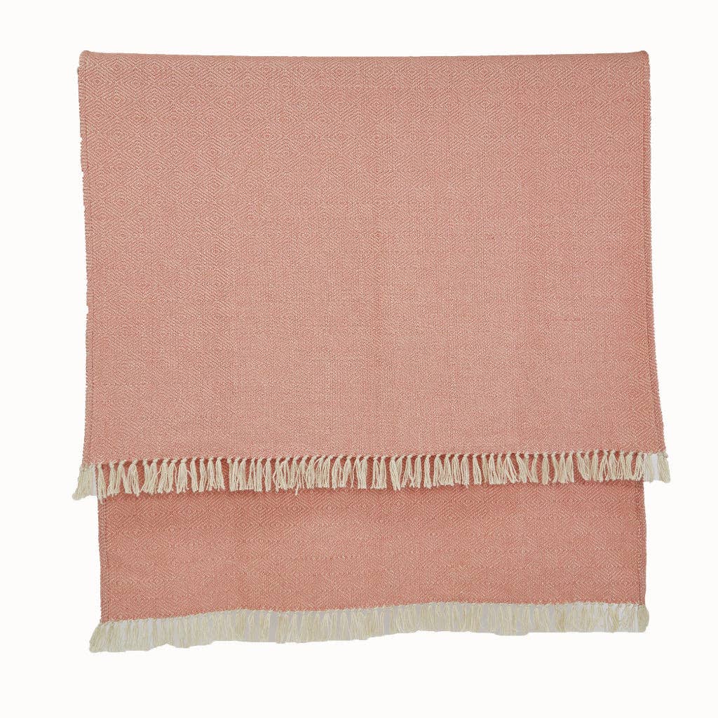 Diamond Coral Blanket: 250cm x 130cm