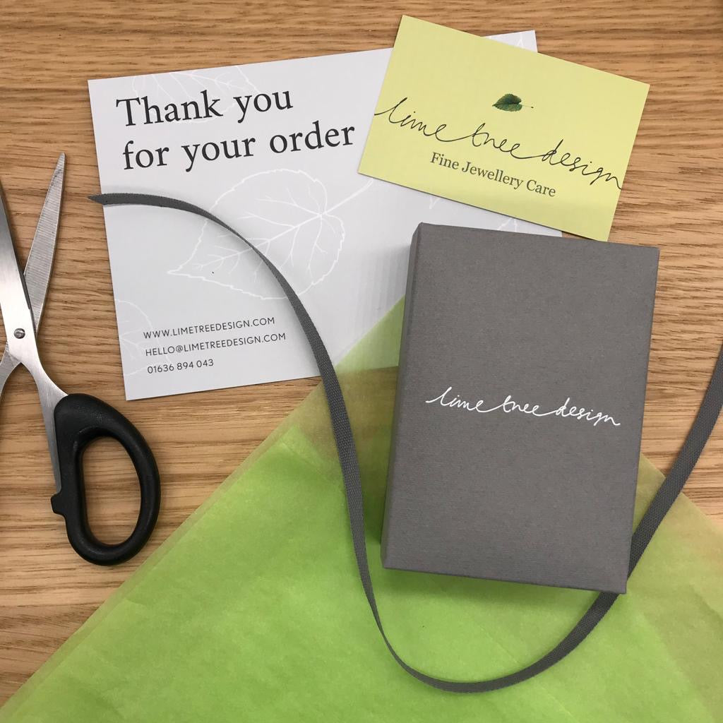 necklace gift packing