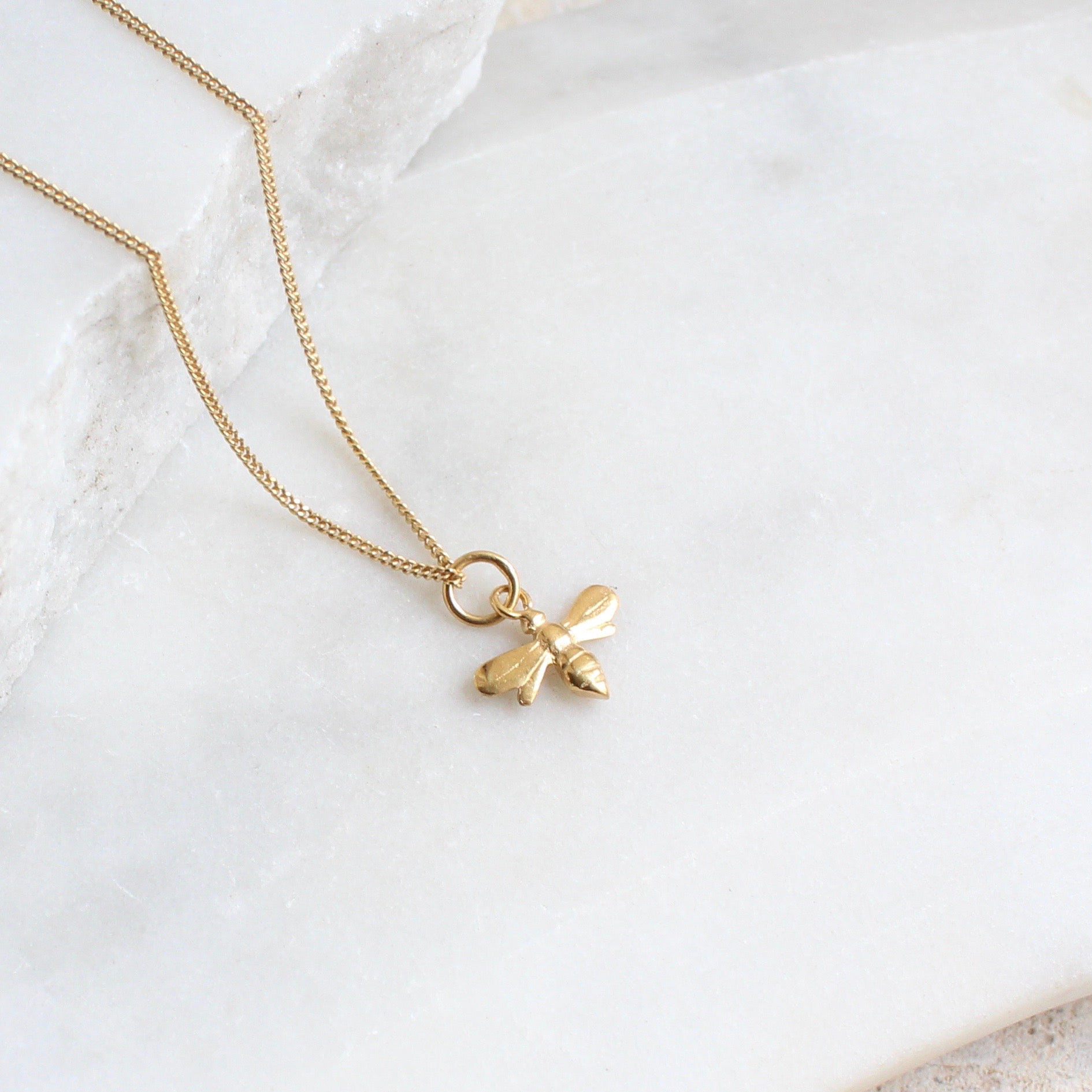 solid gold 14ct bee necklace 